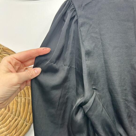 KITTENISH Black Satin Tie Front Cropped Crop Long Sleeve Blouse Top Medium - Picture 8 of 8